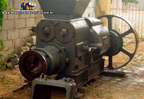 Extrusora de bloco cer�mico maromba Morando