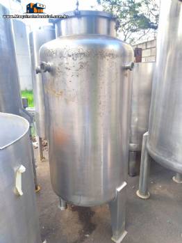 Tanque de armazenamento em a�o inox 800 litros