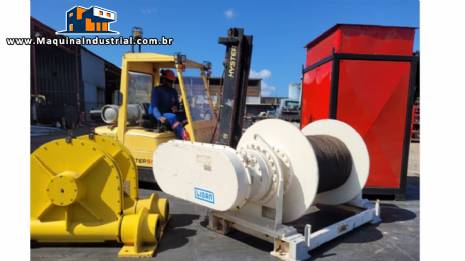 Guincho com acionamento hidrulico movimentao e atracao naval LIDAN