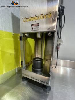 Tampadora em inox semi autom�tica CarbonaTech