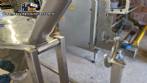 Rosca transportadora helicoidal inclinada com silo em inox