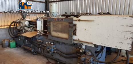 Injetora de pl�sticos HWA CHIN