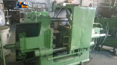 Injetora de pl�sticos para 180 ton Battenfeld