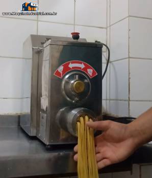 Extrusora para massas frescas Indiana 9 kg / h