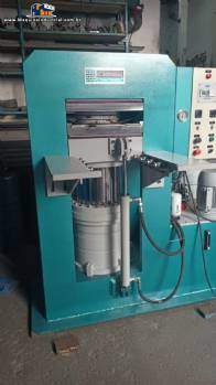 Prensa hidr�ulica para borracha Castromaq