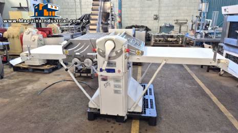 Laminadora horizontal de massas folhadas e semi folhadas Pr�tica LH600C 10 Kg de massa