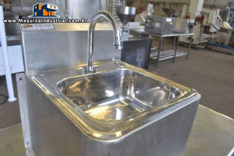 Lavat�rio de a�o inox Euro Formas