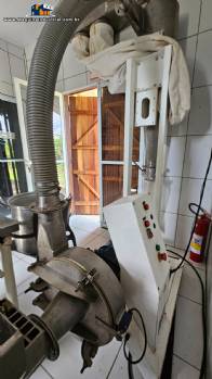 Moinho centr�fugo em a�o inox Scott Tech 50 kg por hora