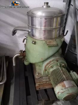 Centr�fuga separadora em a�o inox para concentra��o de �leos essenciais Westfalia