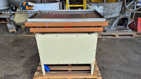 Mesa vibrat�ria para formas de chocolate Versao 2.0