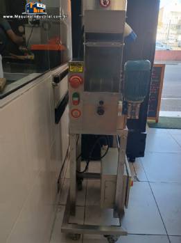 Máquina para fabricação de nhoque nhoqueira Italvisa F2 até 60 kg / hora Máquina para fabricação de nhoque nhoqueira Italvisa F2 até 60 kg / hora